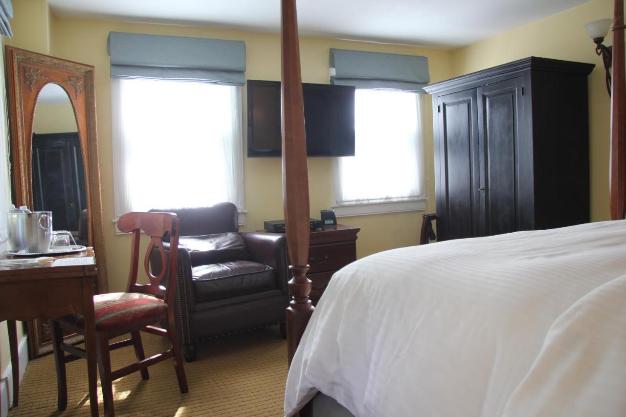 Morris House